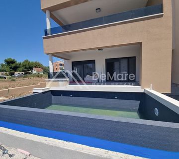 ZADAR-SUKOŠAN / LUX Apartman s vrtom i bazenom, 50 m od MORA!! - cover