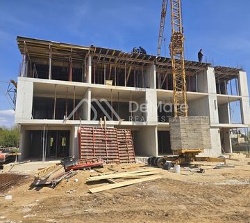 ZD-PRIVLAKA-LUX Novogradnja, Apartman 88 m2,150 m od mora,VRT,PARKING! - cover