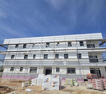 PRIVLAKA-NOVO- Apartman sa 2. sp.Sobe-VRT- 2 xParking - Blizina plaže! - cover