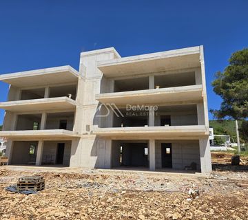 Sv.PETAR NA MORU-NOVOGRADNJA-Stan -2.sp.sobe-106 m2-VRT-Terasa-Parking - cover