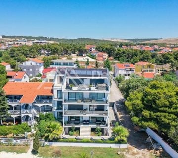 BIBINJE- 1. RED DO MORA, LUX Dvosoban Apartman 64 m2,terasa, VRT  - cover