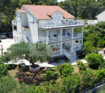 Apartmanska kuća u Lumbardi (70 m udaljena od mora) (prodaja) - cover