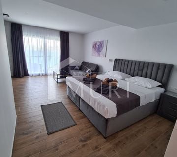 SRESER - urbana villa 442m2 s bazenom - cover