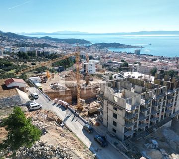 MAKARSKA - Stan s bazenom i pogledom na more 66m2 - cover