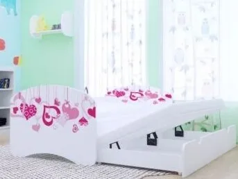 Drveni dječji krevet Happy Padajuća srca s dodatnim ležajem – 180×90 - cover