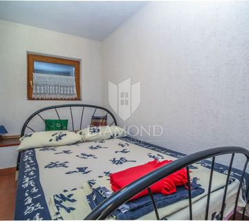 Vižinada, kuća sa 5 apartmana i otvorenim pogledom - cover