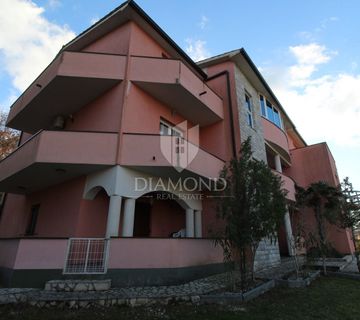 Labin, etaža kuće s 3 stana - cover