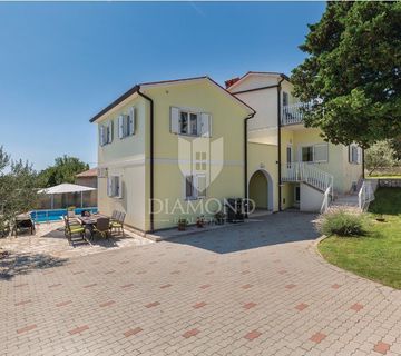 Labin, okolica, lijepa kuća sa pogledom na more - cover