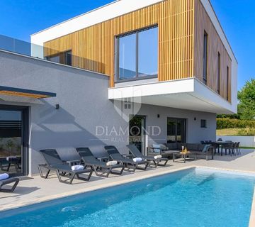 Svetvinčenat, moderna villa na top lokaciji  - cover