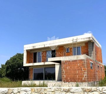 Labin, okolica, roh-bau kuća blizu mora  - cover