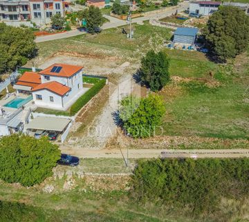 Novigrad, okolica! Kuća sa bazenom i dva zemljišta sa projektima! - cover