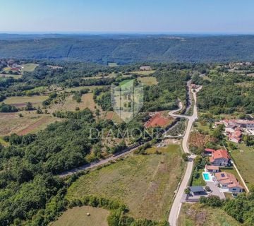 Žminj, okolica, zemljište na rubu naselja  - cover