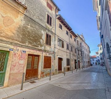 Vodnjan, autohtona kuća sa pogledom na more u gradskom jezgru - cover
