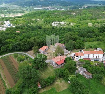Istra Labin, Veliko imanje sa 3 kamene kuće - cover