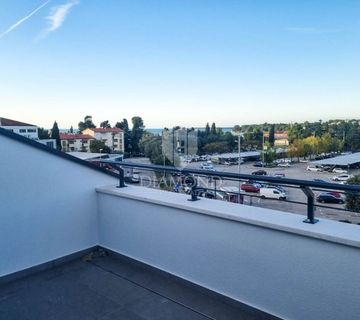 Poreč, PENTHOUSE u centru grada sa pogledom na more! - cover