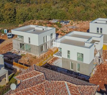 Novigrad, okolica! Moderan stan 300 m do mora! - cover