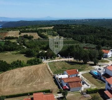 Barban, kuća s pomoćnim objektom i bazenom - cover