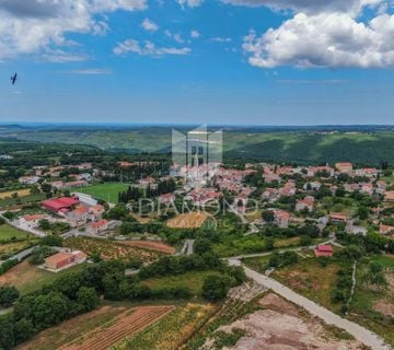 Kanfanar, zemljište na super lokaciji s projektom za aparthotel - cover