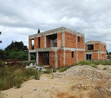 Poreč, okolica, moderna novogradnja u Roh Bau fazi - cover