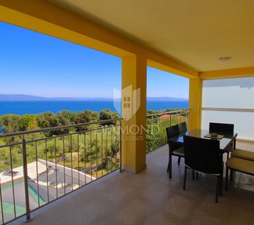 Apartmanska kuća s predivnim pogledom na more  - cover
