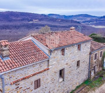 Motovun, Kamena kuća s panoramskim pogledom na Motovun ! - cover