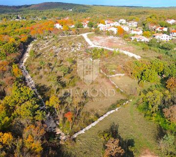 Labin, građevinsko zemljište na lijepoj lokaciji u predgrađu  - cover