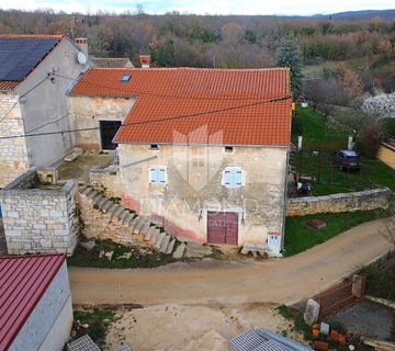 Višnjan, renovirana kamena kuća u idiličnom Istarskom zaseoku  - cover
