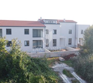 Poreč okolica, dvoetažni stan sa velikom terasom i prekrasnim pogledom na more! - cover