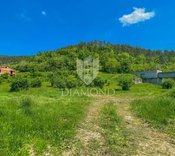 Oprtalj okolica, prostrano građevinsko zemljište sa pogledom na Motovun - cover