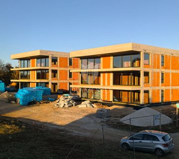 Poreč, izvrstan stan u prizemlju blizu centra grada! - cover