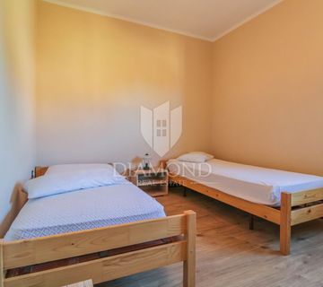 Umag okolica, samostojeća kuća 50m do mora! - cover