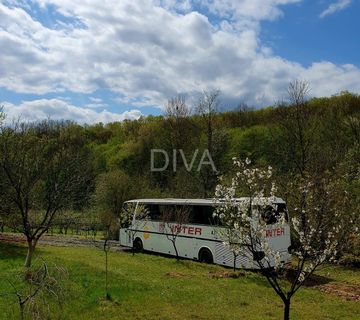 Bus pretvoren u funkcionala stambeni prostor - cover