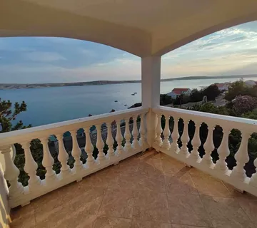 Pag,  Vidalići, kuća sa 6 apartmana, s pogledom na more! - cover