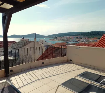 Betina, centar, kuća, 150m2, terasa - Betina, Tisno