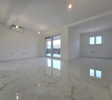 Velika Gorica, 4S, terasa, 2x parking, 125 m2, prilika - cover