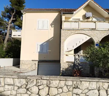 Vir, kuća, centar, s vinskim podrumom!