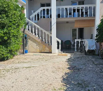 Vir, kuća s okućnicom površine 147m2, PRILIKA! - cover