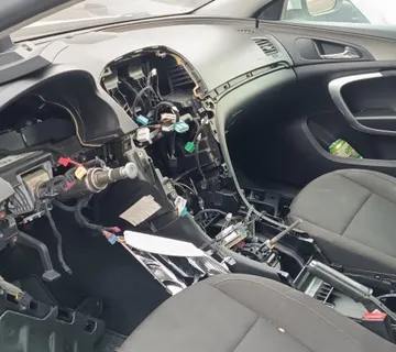 OPEL INSIGNIA 2011 UNUTRAŠNJOST - cover