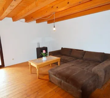 KAŠTELIR-KAMENA KUĆA ZA DUGOROČNI NAJAM (iznajmljivanje) - cover