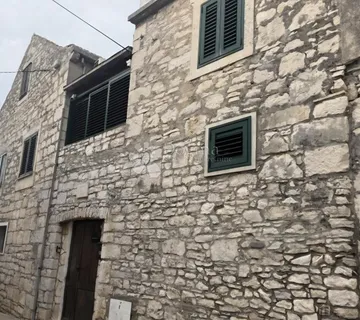 Kuća sa dva apartmana, Vela Luka