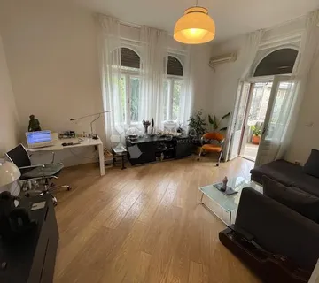 Banderovo-1s+db,kompletno adaptiran stan u staroj villi - Rijeka