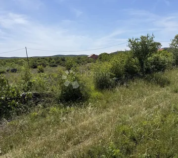 Građevinska parcela u čarobnom dalmatinskom mjestu, u zaleđu Vodica, idalno za vilu ili kuću za odmor!! - Čista Mala, Vodice