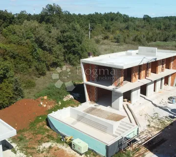 Moderna Vila na Atraktivnoj Lokaciji - Poreč