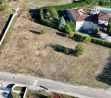 Građevinsko zemljište nadomak Labina - 926 m2