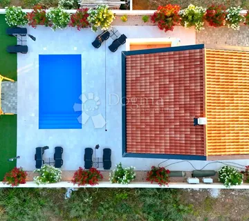KVALITETNA NOVOGRADNJA U MURVICI: Moderna kuća s bazenom, 146 m² - Murvica, Poličnik