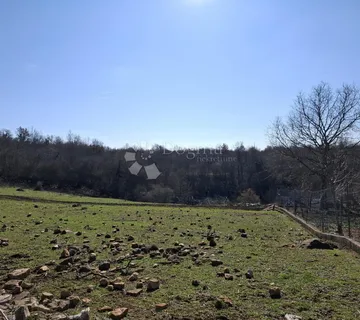 POREČ (okolica) - Građevinsko zemljište na mirnoj lokaciji
