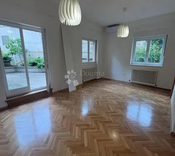 Poslovni Prostor A. Mandrovića - Zagreb