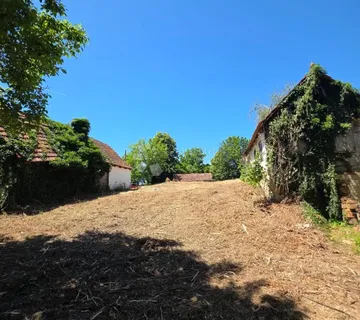 Prodaja zemljišta i dvije kuće Markuš Brijeg s prekraasnim pogledom - Markušbrijeg, Lobor