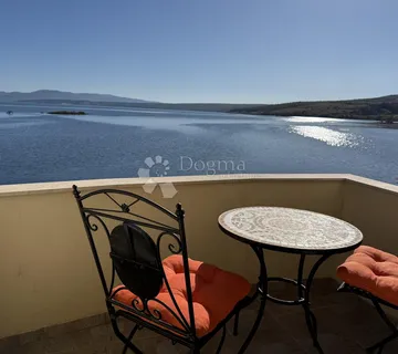 Kuća prvi red do mora, Posedarje, Zadar.