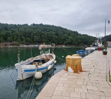GRAĐEVINSKO ZEMLJIŠTE UZ MORE - NOVIGRAD - cover